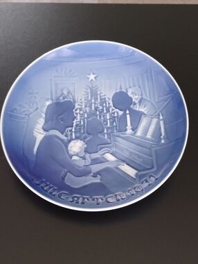 1971 Bing & Grondahl "Jule Aften" (Christmas Eve) Collectible Plate Denmark